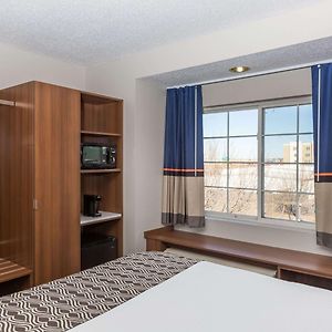 Queen Room Mobility accessible