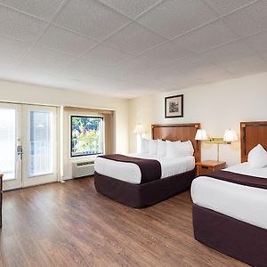 Signature Queen Room