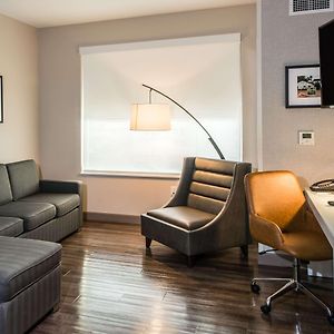 Superior King Suite
