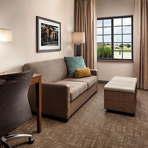 1 Bedroom Conference Suite 1 King