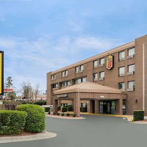 Super 8 By Wyndham Raleigh North East