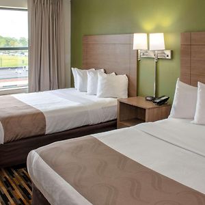 Queen Suite Mobility accessible