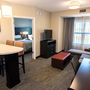 One-Bedroom Queen Suite Hearing accessible
