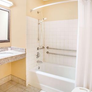 Queen Room Mobility accessible