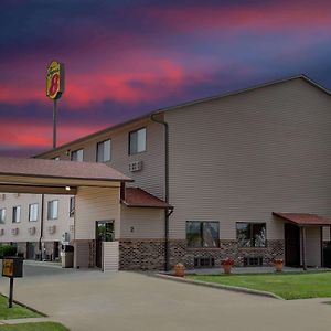 Super 8 By Wyndham Normal Bloomington