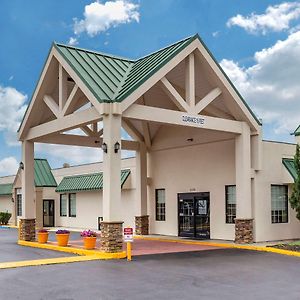 Quality Inn & Suites Hanes Mall