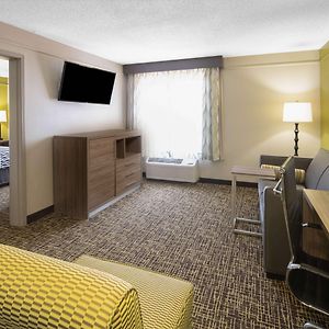 One-Bedroom King Suite