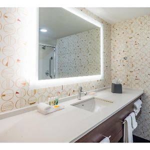 Premium King Room