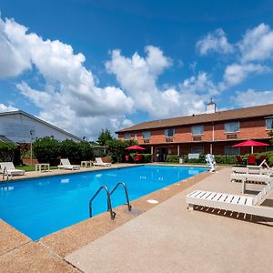 Red Roof Inn Meridian