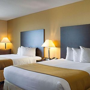 Queen Suite Mobility accessible