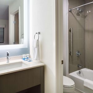 One-Bedroom King Suite
