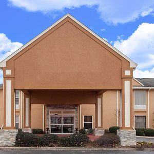Quality Inn & Suites I-40 East