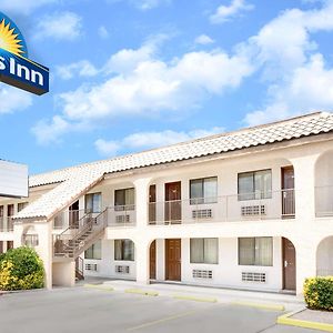 Days Inn By Wyndham Kingman East