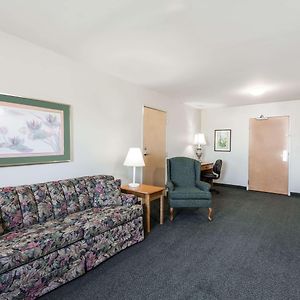One-Bedroom King Suite