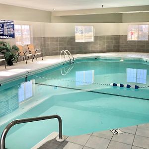 Red Roof Inn & Suites Omaha - Council Bluffs