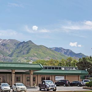Days Inn By Wyndham Ogden