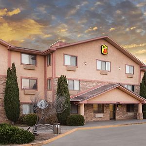 Super 8 By Wyndham Kingman