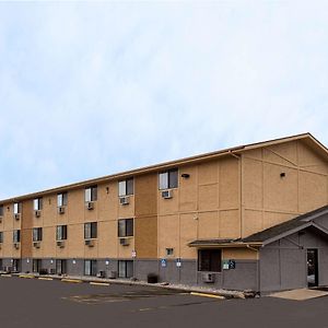 Super 8 By Wyndham Dubuque