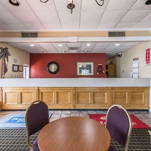 Econo Lodge Inn & Suites Orangeburg