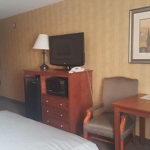 Queen Room Mobility accessible