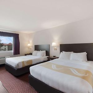 Queen Suite Mobility accessible