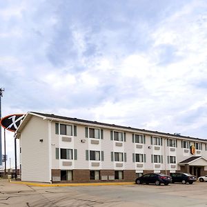 Super 8 By Wyndham Hays Ks
