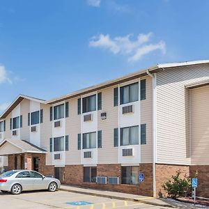 Super 8 By Wyndham Manhattan Ks