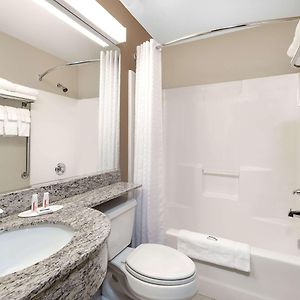 Queen Room Mobility accessible