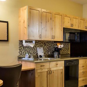 Queen Suite