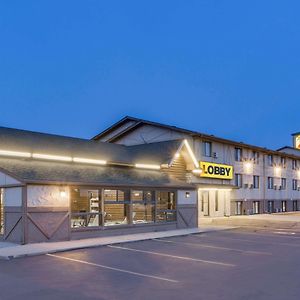 Super 8 By Wyndham Mitchell