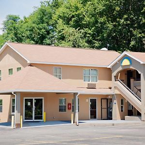 Days Inn By Wyndham Fairmont