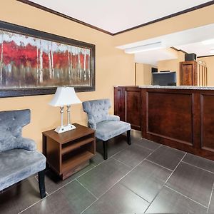 Super 8 By Wyndham Midwest City Ok
