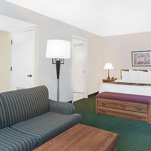 Queen Suite Disability Access