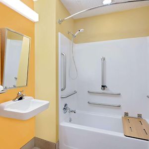 Queen Suite Mobility accessible
