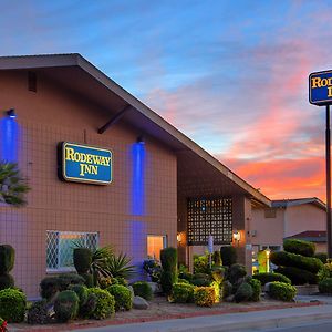 Rodeway Inn Near University-Gateway To Yosemite