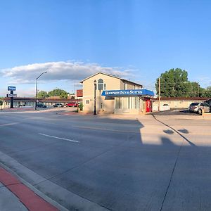 Rodeway Inn & Suites