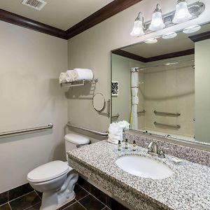 Deluxe  King Suite Mobility accessible