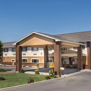 Super 8 By Wyndham Baker City