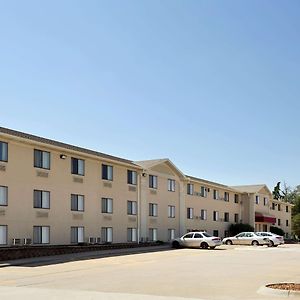 Super 8 By Wyndham Lincoln North