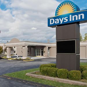 Days Inn By Wyndham Batavia Darien Lake Theme Park
