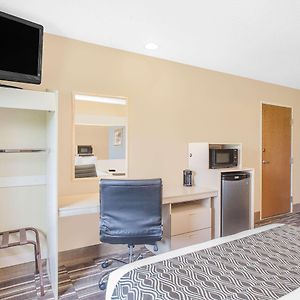 Queen Room Mobility accessible