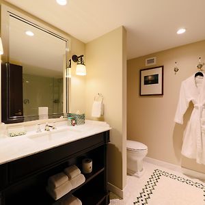 Classic Queen Room