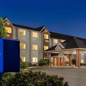 Microtel Inn & Suites By Wyndham