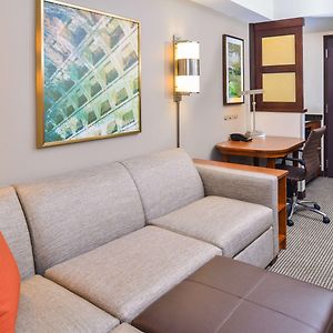 Upper Floors King Room