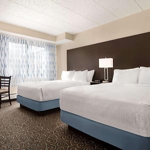 Queen Room Mobility accessible