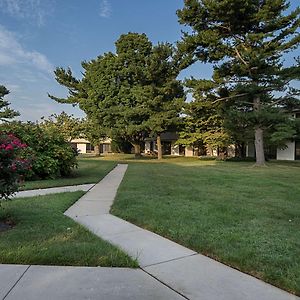 Quality Inn & Suites Skyways