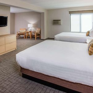 Queen Room Mobility accessible