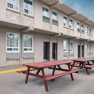Super 8 By Wyndham Thunder Bay