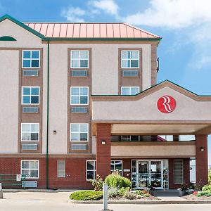 Ramada By Wyndham Sherwood Park