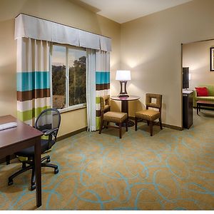 Deluxe King Suite